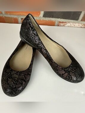 SAS Black Floral Lace Ballet Flats